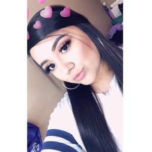 Meet your Posher, Desiree